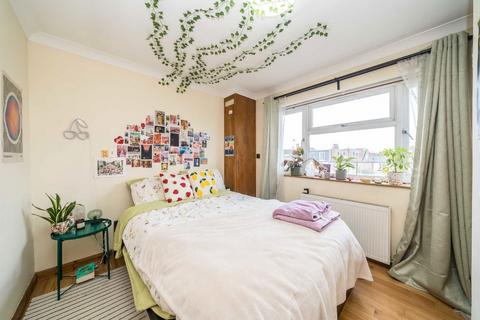 1 bedroom flat to rent, Manor Road, Richmond TW9