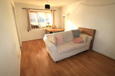 1 bedroom flat for sale, Hutchins Close, Hornchurch RM12