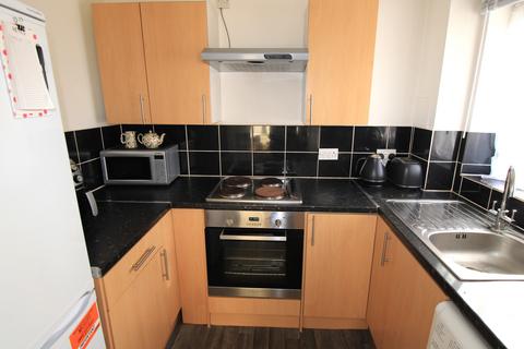 1 bedroom flat for sale, Hutchins Close, Hornchurch RM12