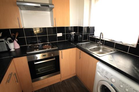 1 bedroom flat for sale, Hutchins Close, Hornchurch RM12