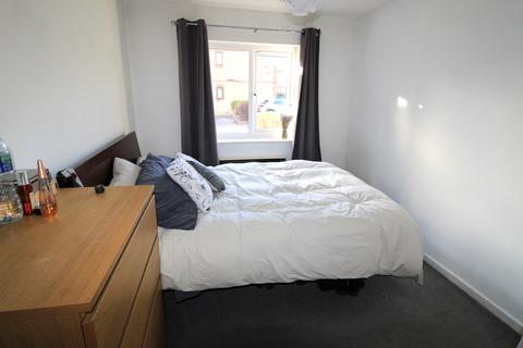 1 bedroom flat for sale, Hutchins Close, Hornchurch RM12