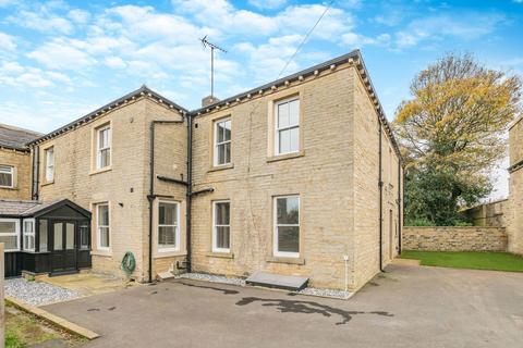 4 bedroom semi-detached house for sale, Thornhill Road, Rastrick, Brighouse