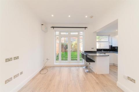 2 bedroom flat for sale, Audley Road, Hendon, London