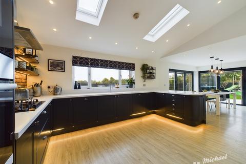 12 Hulbert End, Aylesbury, HP21 9DF
