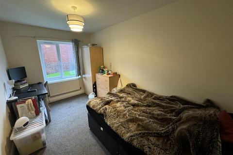 3 bedroom apartment to rent, Orchard Lodge, Hyde Park, Leeds, LS6 2EN