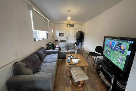 6 bedroom terraced house to rent, Brading Road, Brighton, East Sussex