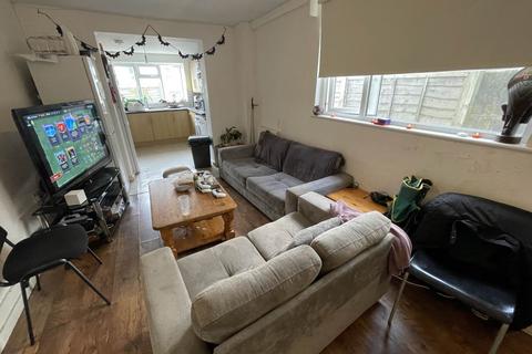 6 bedroom terraced house to rent, Brading Road, Brighton, East Sussex