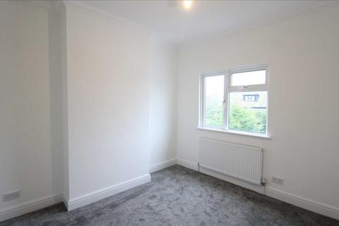 2 bedroom apartment to rent, Leigh on Sea SS9