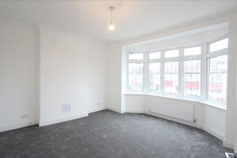 2 bedroom apartment to rent, Leigh on Sea SS9