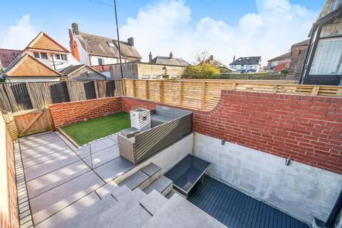 4 bedroom terraced house for sale, College Road, Harrogate, HG2