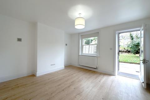 2 bedroom apartment to rent, Devonshire Road London SE23