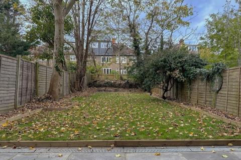 2 bedroom apartment to rent, Devonshire Road London SE23