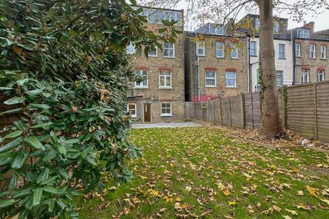 2 bedroom apartment to rent, Devonshire Road London SE23