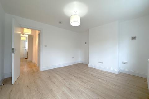 2 bedroom apartment to rent, Devonshire Road London SE23