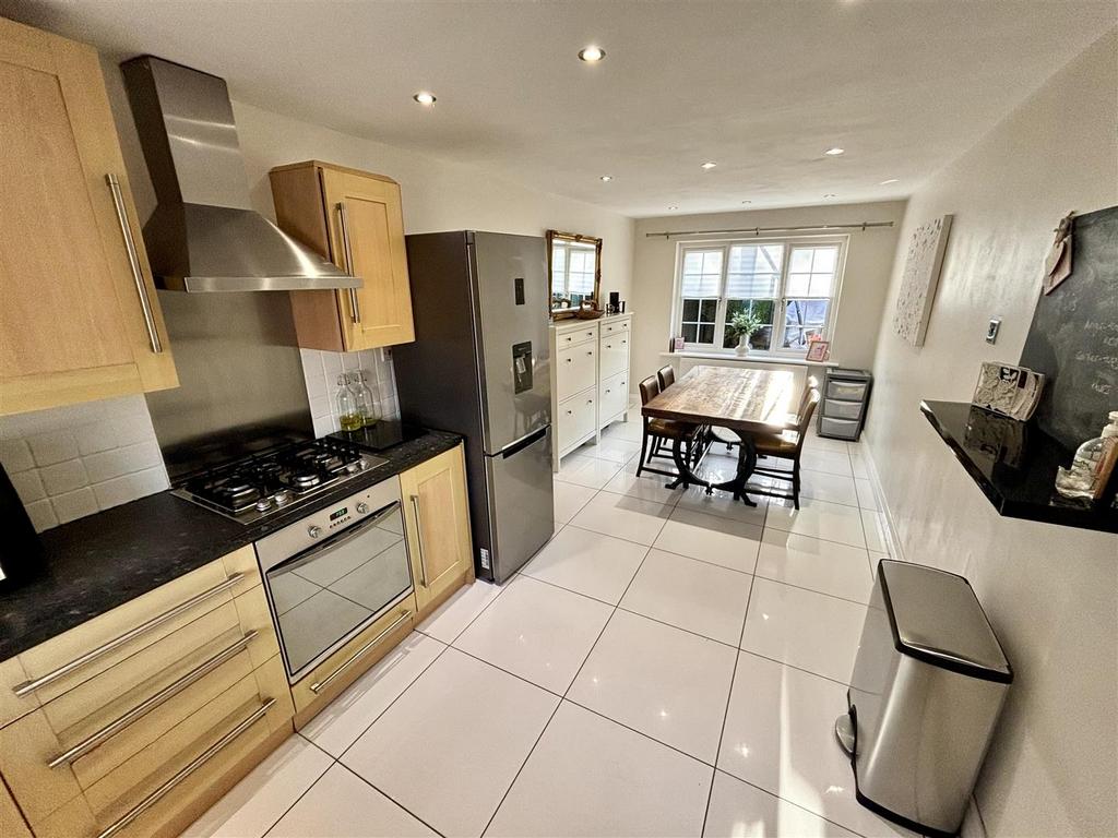 Open Plan Kitchen and Dining Room