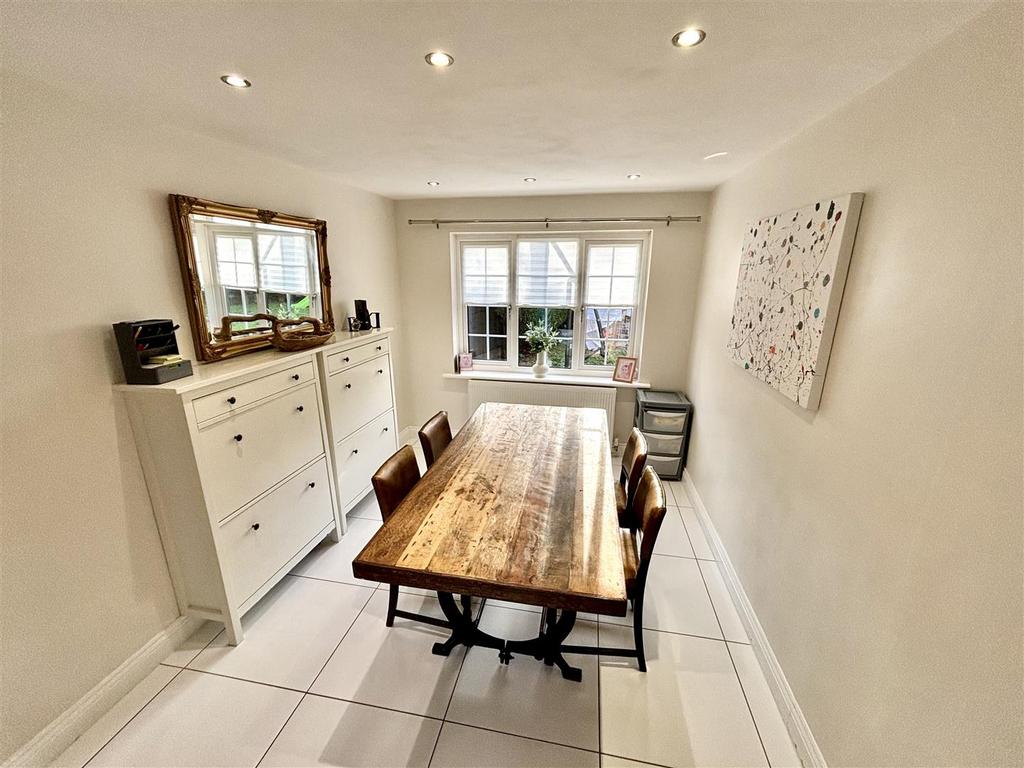 Open Plan Kitchen and Dining Room