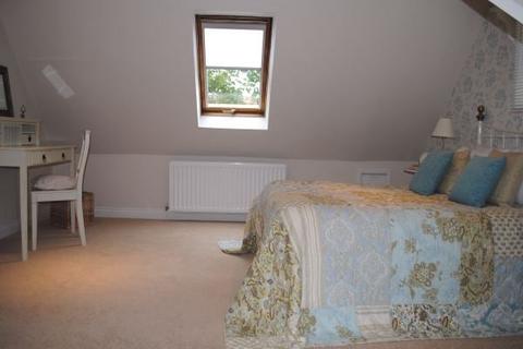 3 bedroom detached house to rent, Newcastle upon Tyne, Hexham Road, Throckley, NE15