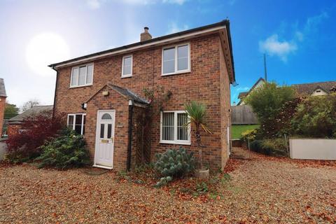 3 bedroom detached house to rent, Leicester LE7