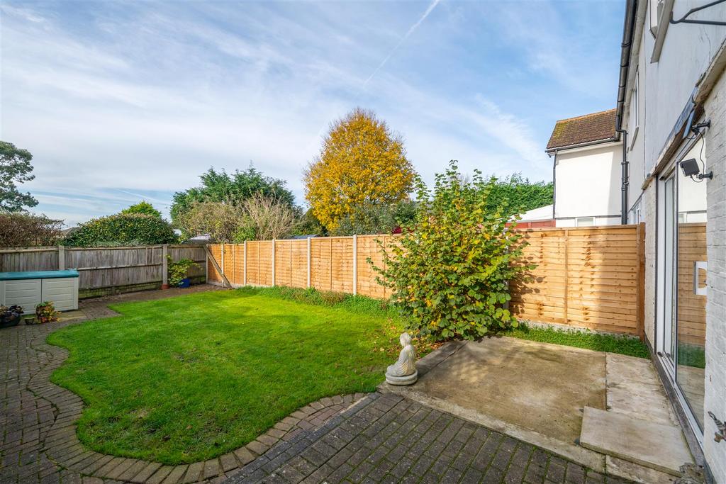 3 Lyndhurst Road externals-2.jpg