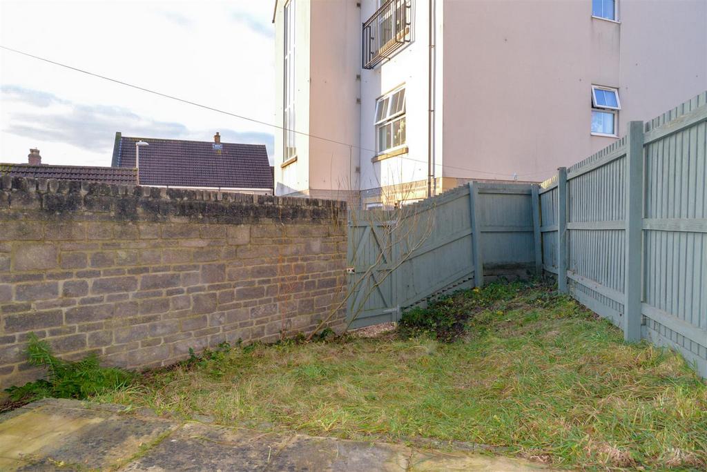 Rear Garden 1.jpg