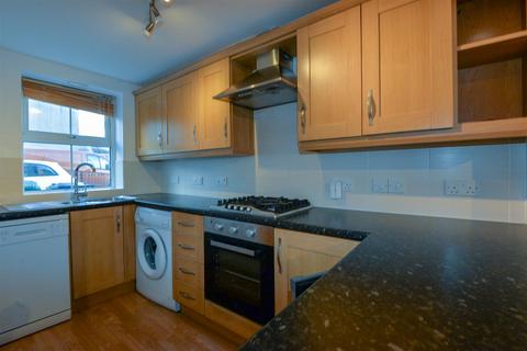 3 bedroom terraced house to rent, Dragonfly Close, Bristol BS15