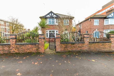 3 bedroom detached house to rent, Sibson Road, Sale