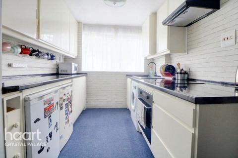 2 bedroom flat for sale, Beulah Hill, London