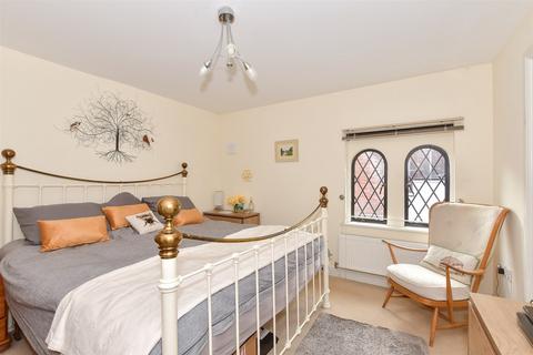 3 bedroom end of terrace house for sale, Fitzwalters Meadow, Canterbury, Kent