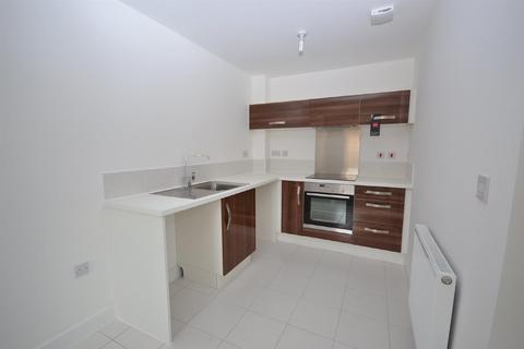 2 bedroom townhouse to rent, Kempston Road, Featherstone WF7