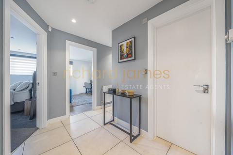 2 bedroom apartment for sale, Victoria Road, Mill Hill, London