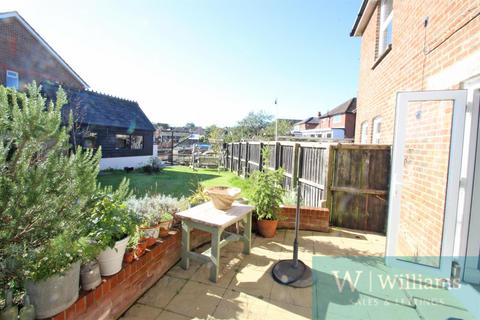 3 bedroom cottage for sale, New Road, Wootton Bridge, Ryde