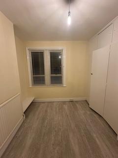 2 bedroom flat to rent, Aylesbury Road, London  SE17