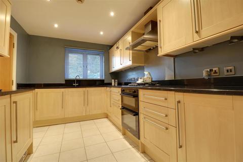 4 bedroom semi-detached house to rent, Hynton Bower, Church Lawton