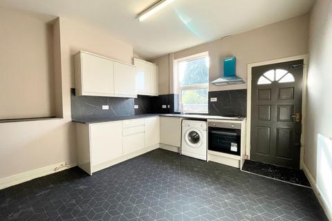 2 bedroom terraced house to rent, Osborne Road, Stockport SK2