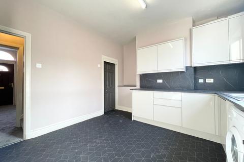 2 bedroom terraced house to rent, Osborne Road, Stockport SK2