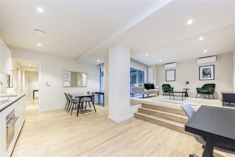 2 bedroom flat to rent, Star Yard, London WC2A