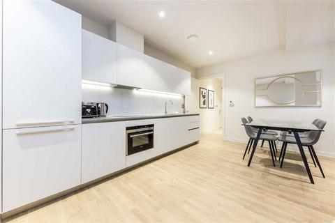 2 bedroom flat to rent, Star Yard, London WC2A