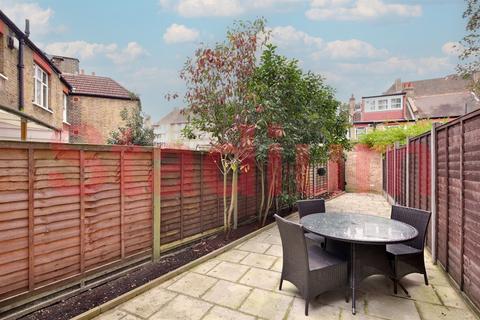 3 bedroom ground floor flat to rent, Caledonian Road, London N7 - EPC Rating C