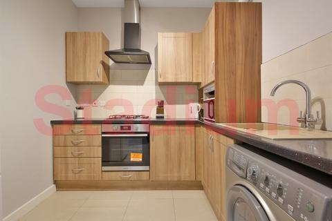 3 bedroom ground floor flat to rent, Caledonian Road, London N7 - EPC Rating C