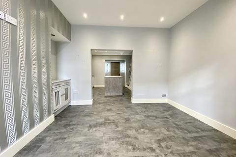 3 bedroom end of terrace house to rent, Cecil Street, Dukinfield, Cheshire, SK16