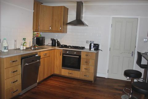 6 bedroom semi-detached house to rent, Spring Rise, Egham TW20