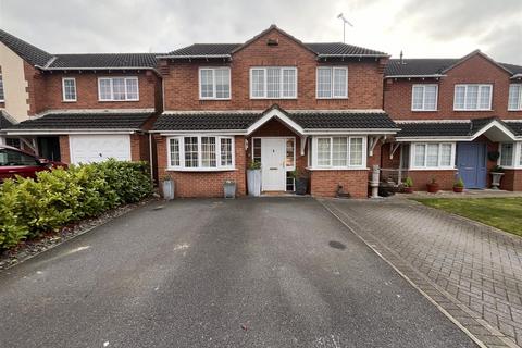 4 bedroom detached house for sale, Thompson Close, Swadlincote DE11