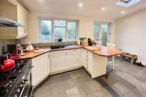 4 bedroom semi-detached house for sale, Kiln Road, Fareham