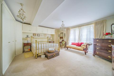 4 bedroom flat for sale, Cholmeley Park, Highgate