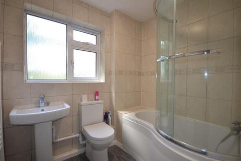 2 bedroom flat to rent, Linden Lee, Westfield Park , Hatch End, Pinner, Middlesex, HA5 4JH