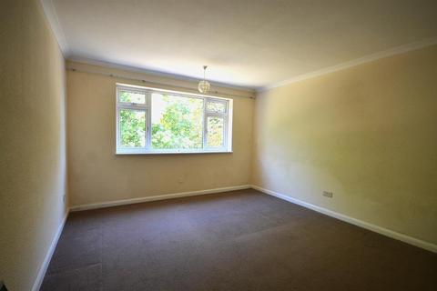 2 bedroom flat to rent, Linden Lee, Westfield Park , Hatch End, Pinner, Middlesex, HA5 4JH