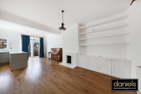 2 bedroom cottage for sale, Stephenson Street, Willesden Junction, London, NW10