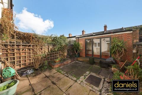 2 bedroom cottage for sale, Stephenson Street, Willesden Junction, London, NW10