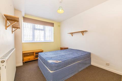 2 bedroom flat to rent, Milton Grove, Stoke Newington, London, N16