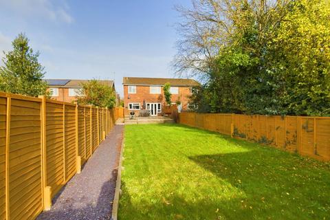 4 bedroom semi-detached house for sale, Brompton Close, Aylesbury HP19